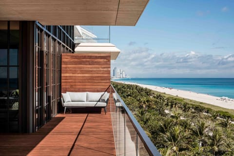 Arte Surfside Residences