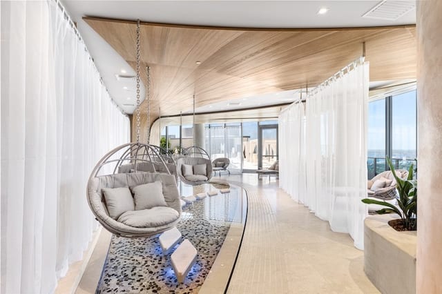 Brickell Flatiron Condos — image 9