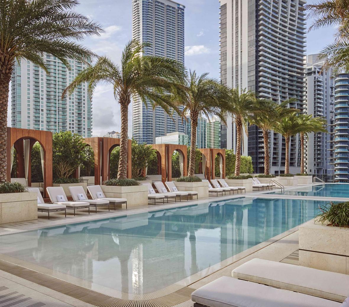 SLS Lux Brickell Residences