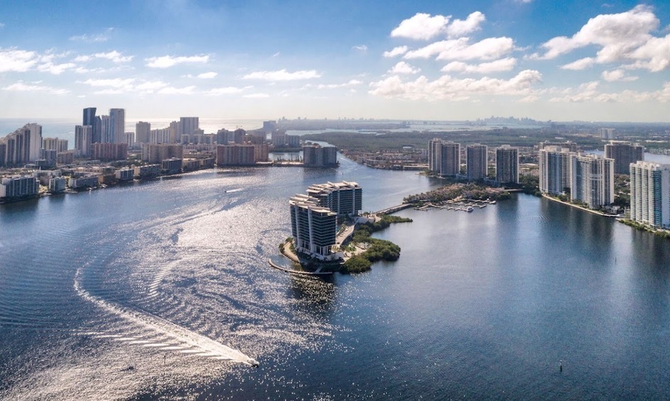 Prive Island Residences — image 2