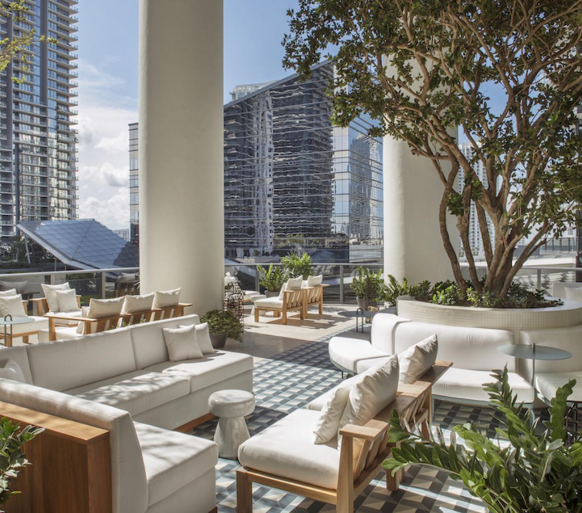 SLS Lux Brickell Residences — image 4